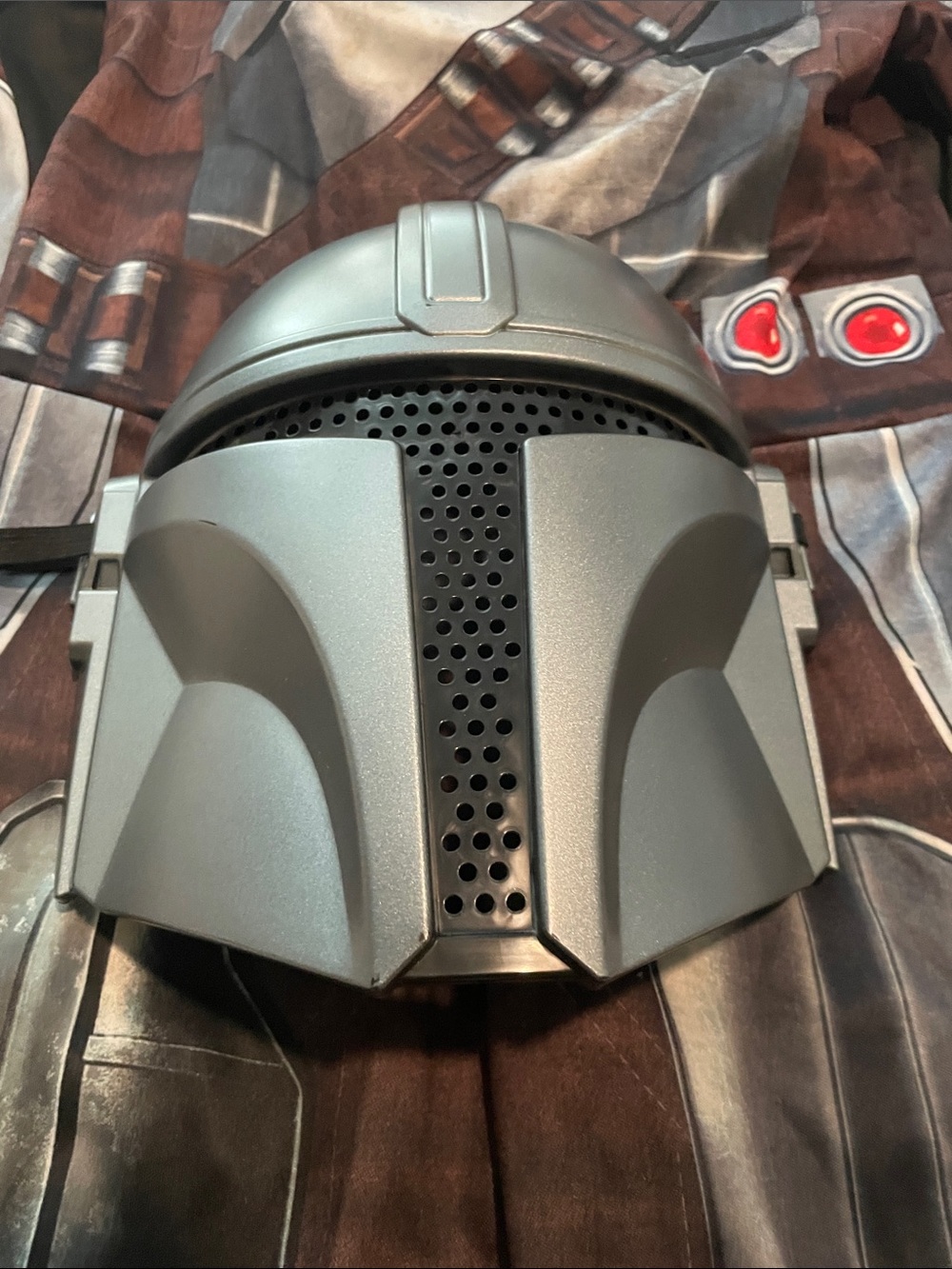Star Wars Kids Mandalorian Costume in Silver and Brown with Helmet - Picture 6 of 13